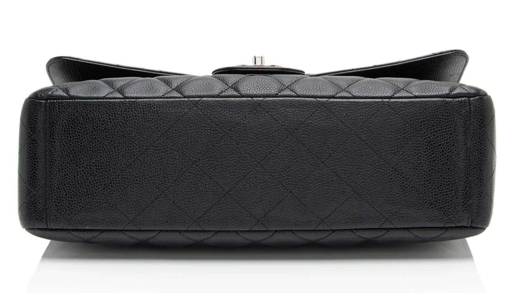 Renoverad Chanel Caviar Leather Classic Maxi Single Flap Bag - Reebelo Sverige