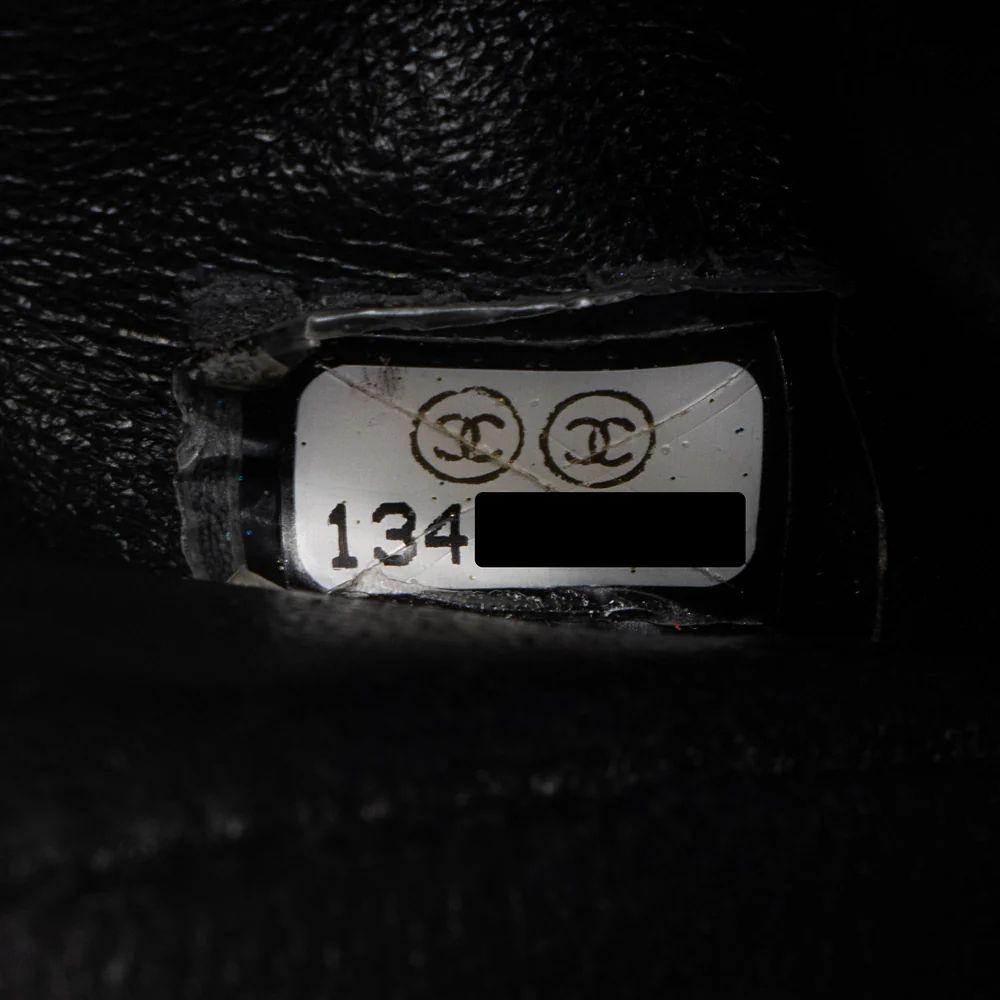 Renoverad Chanel Caviar Leather Classic Maxi Single Flap Bag - Reebelo Sverige