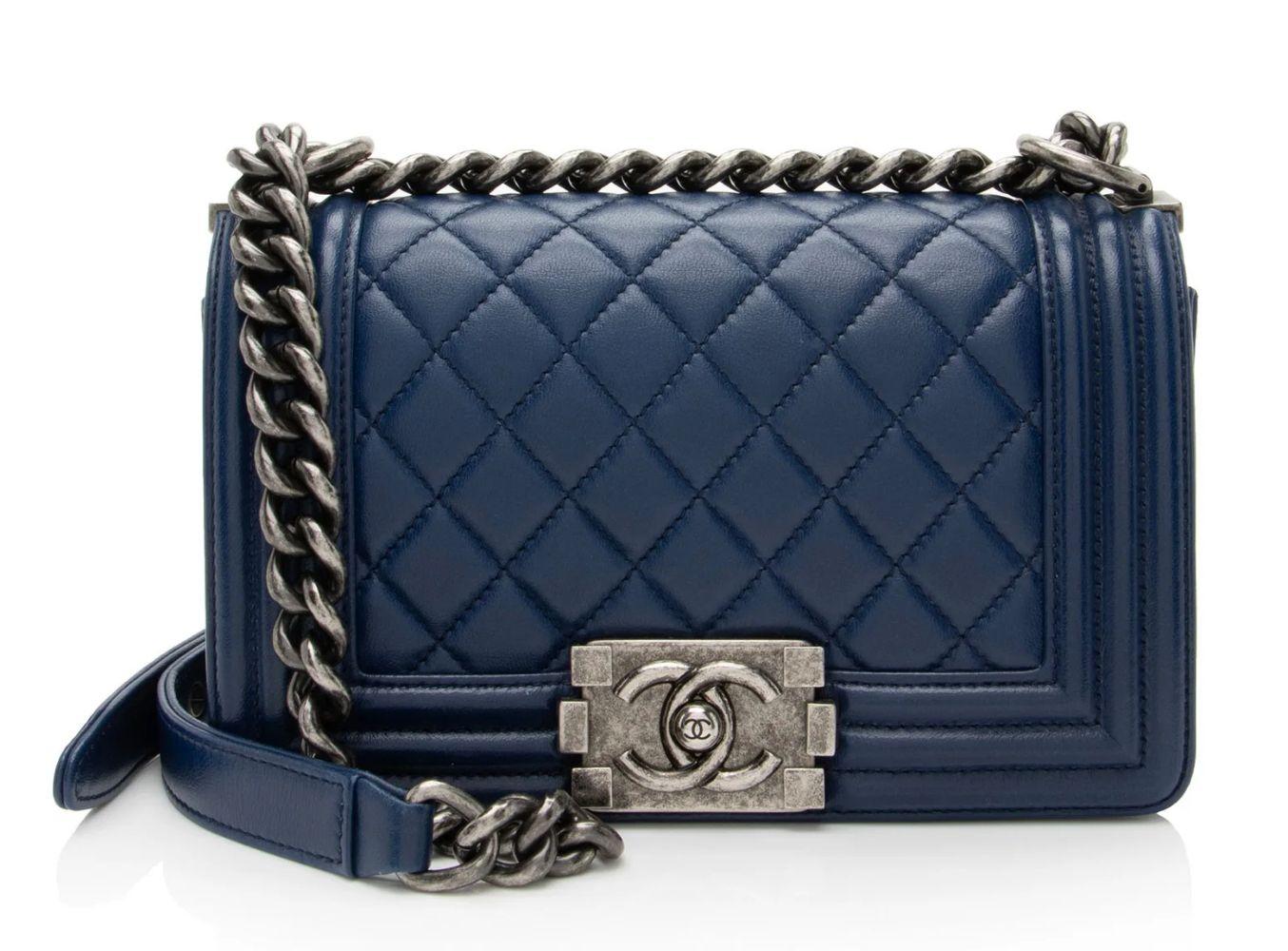 Renoverad Chanel Lambskin Small Boy Bag - Reebelo Sverige