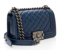 Renoverad Chanel Lambskin Small Boy Bag - Reebelo Sverige