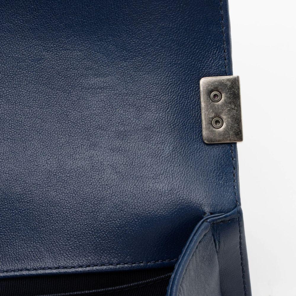 Renoverad Chanel Lambskin Small Boy Bag - Reebelo Sverige
