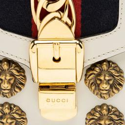 Renoverad Gucci Leather Animal Studs Sylvie Mini Satchel - Reebelo Sverige
