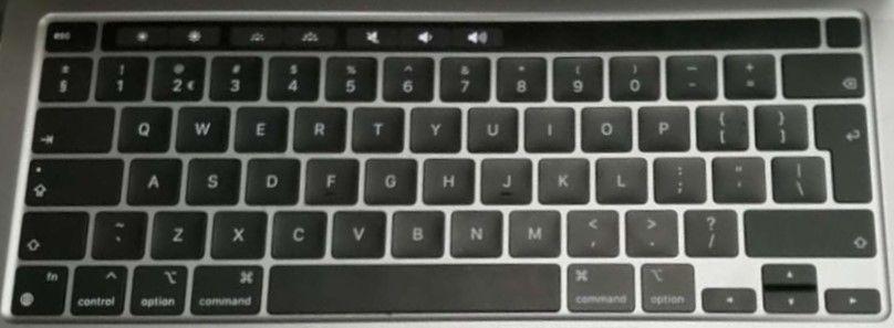 Renoverad MacBook Pro (2020) 13.3-inch with ISO Keyboard - Reebelo Sverige