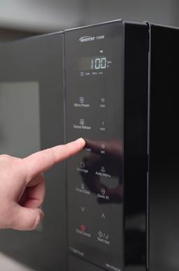 Renoverad Panasonic 32L 1100W Inverter Microwave NN-ST66QB - Reebelo Sverige