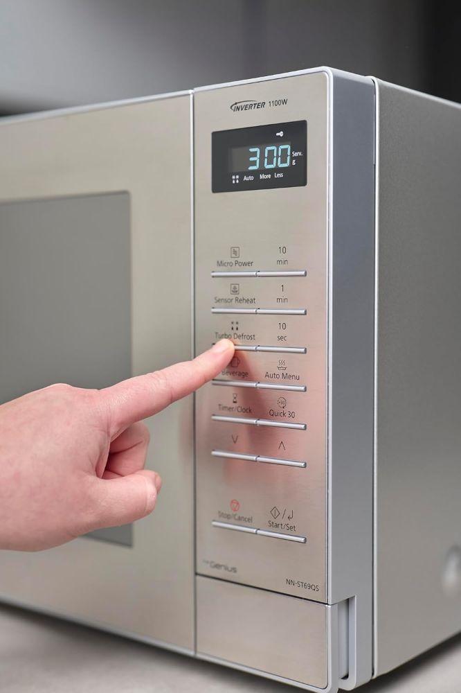Renoverad Panasonic NN-ST69QS 32L 1100W Inverter Microwave - Reebelo Sverige
