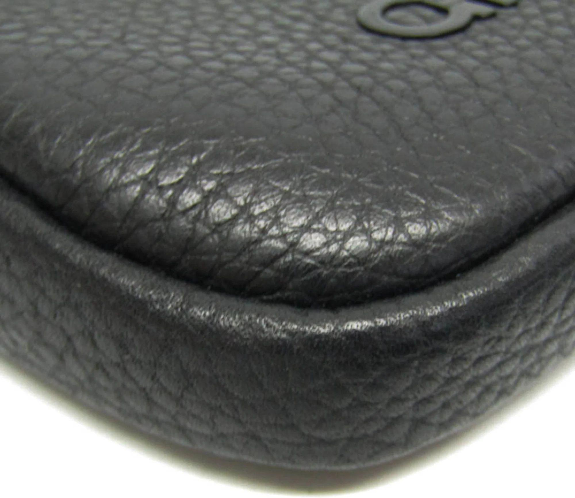 Renoverad Salvatore Ferragamo Leather Pouch - Reebelo Sverige